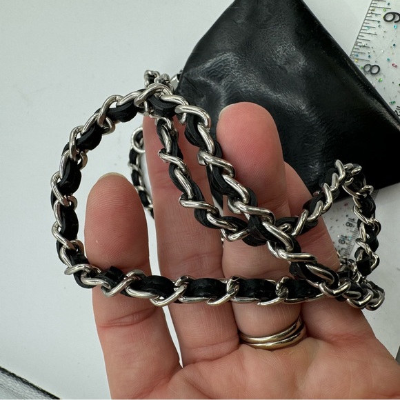 Express vintage Y2K black faux leather kiss lock chain strap small crossbody - Picture 9 of 12